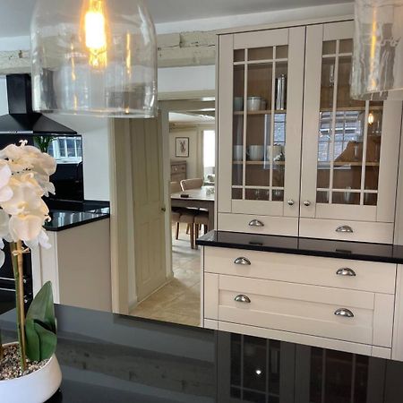 Elegant Oak Beamed House In Pretty Village - Cambridge Homehost Buckden  外观 照片
