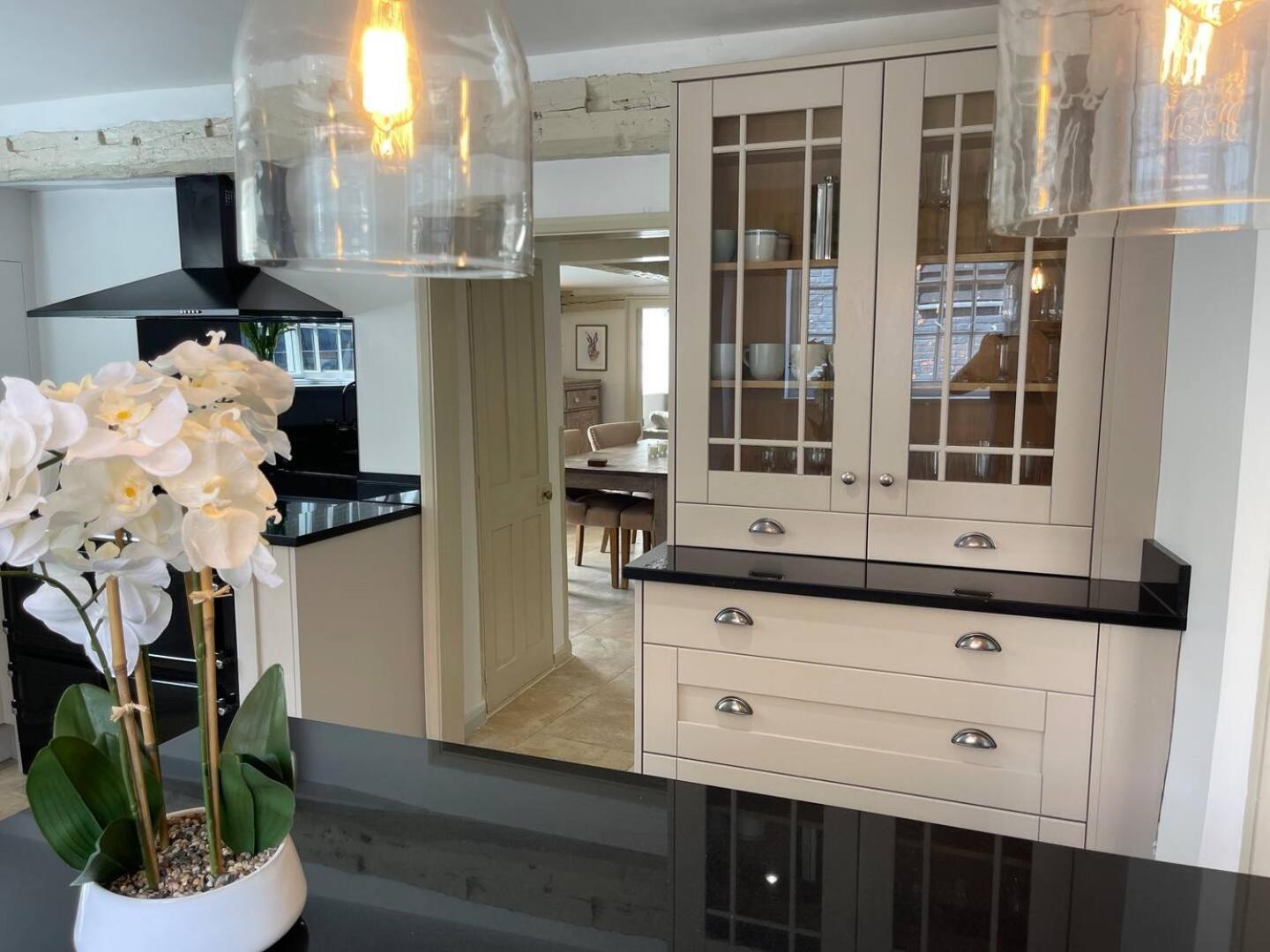 Elegant Oak Beamed House In Pretty Village - Cambridge Homehost Buckden  外观 照片