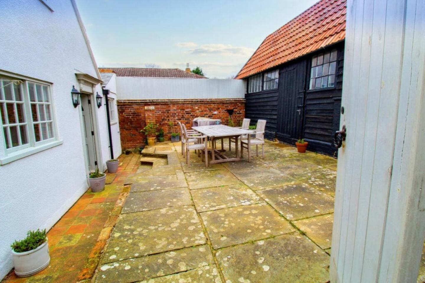 Elegant Oak Beamed House In Pretty Village - Cambridge Homehost Buckden  外观 照片