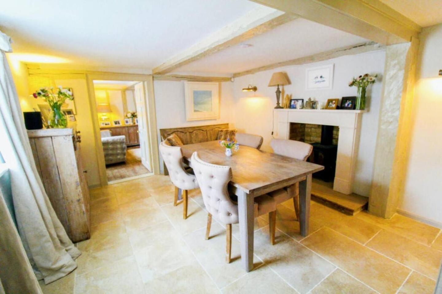 Elegant Oak Beamed House In Pretty Village - Cambridge Homehost Buckden  外观 照片
