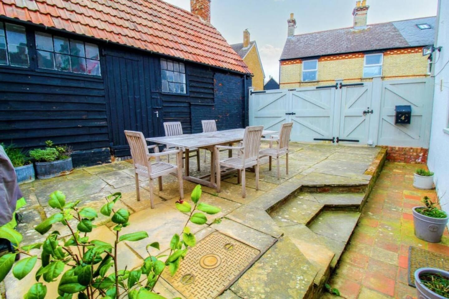 Elegant Oak Beamed House In Pretty Village - Cambridge Homehost Buckden  外观 照片