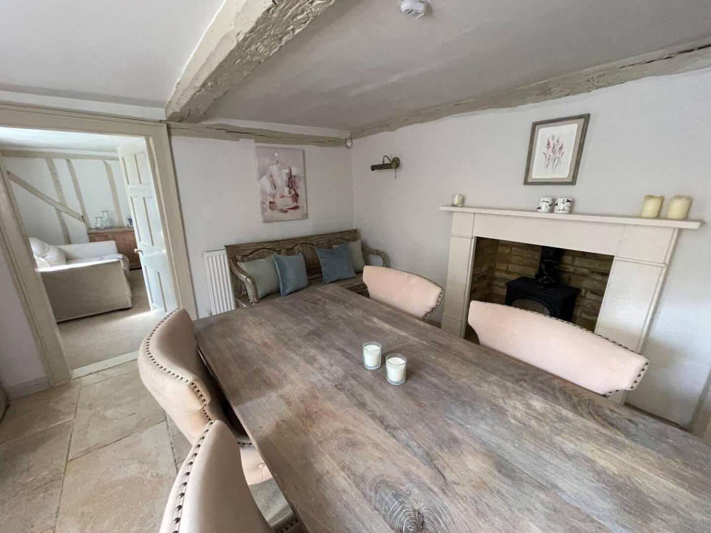 Elegant Oak Beamed House In Pretty Village - Cambridge Homehost Buckden  外观 照片