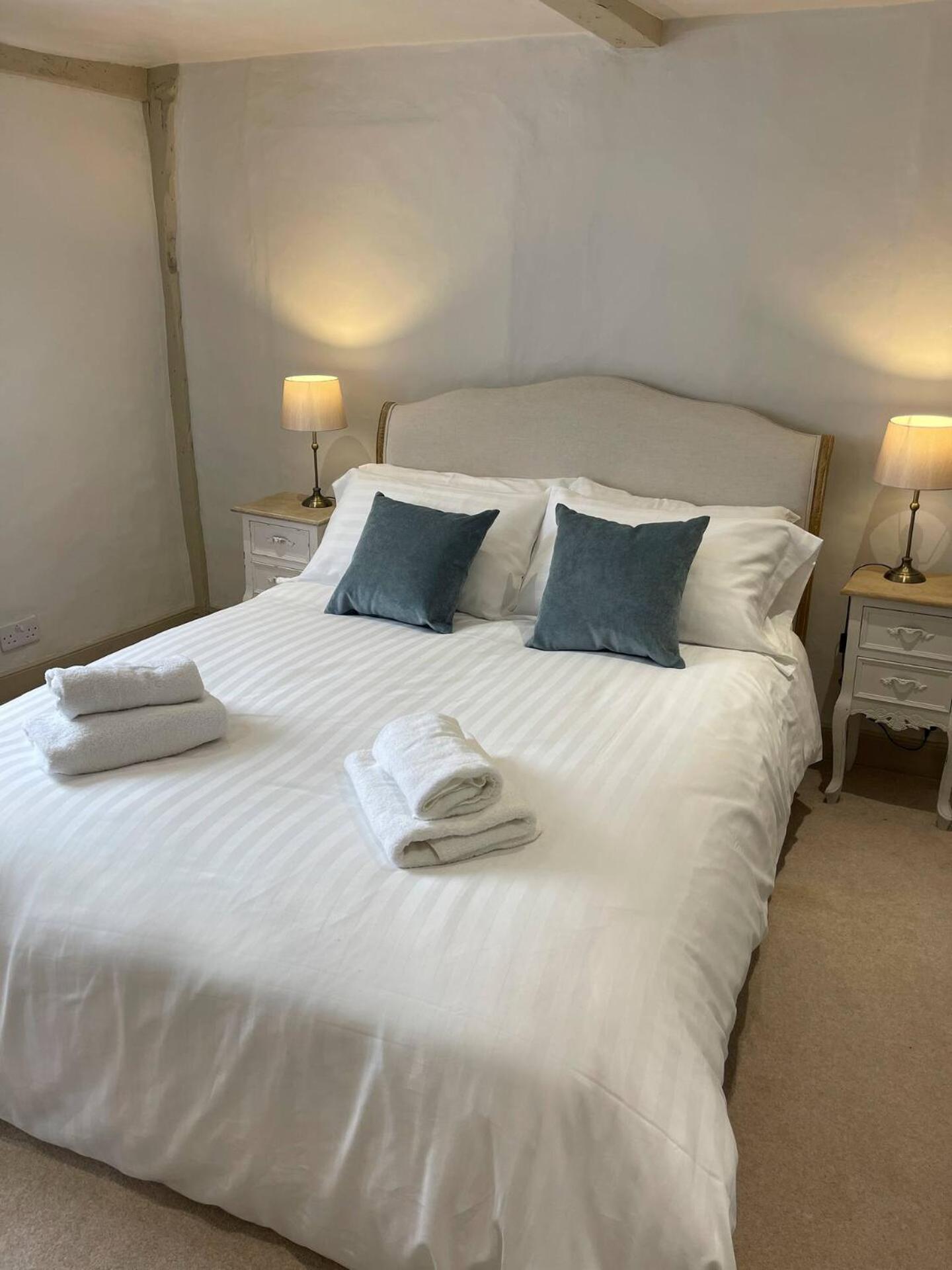 Elegant Oak Beamed House In Pretty Village - Cambridge Homehost Buckden  外观 照片